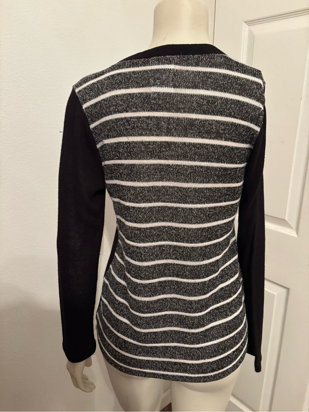 Modern Lux lightweight daisy sweater M - Picture 5 of 8